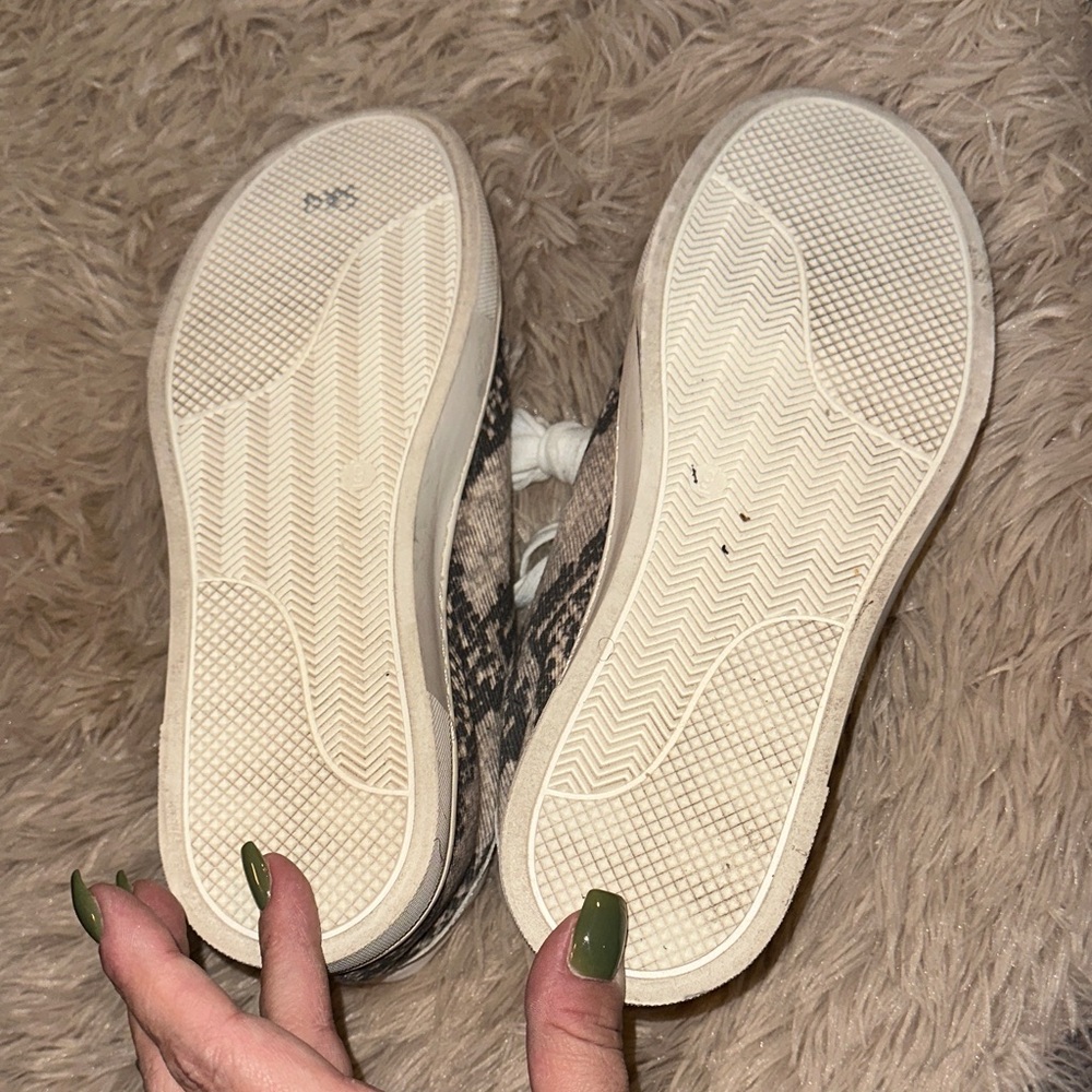 Steve Madden White and Snake Print Athletic Shoes - Picture 5 of 6